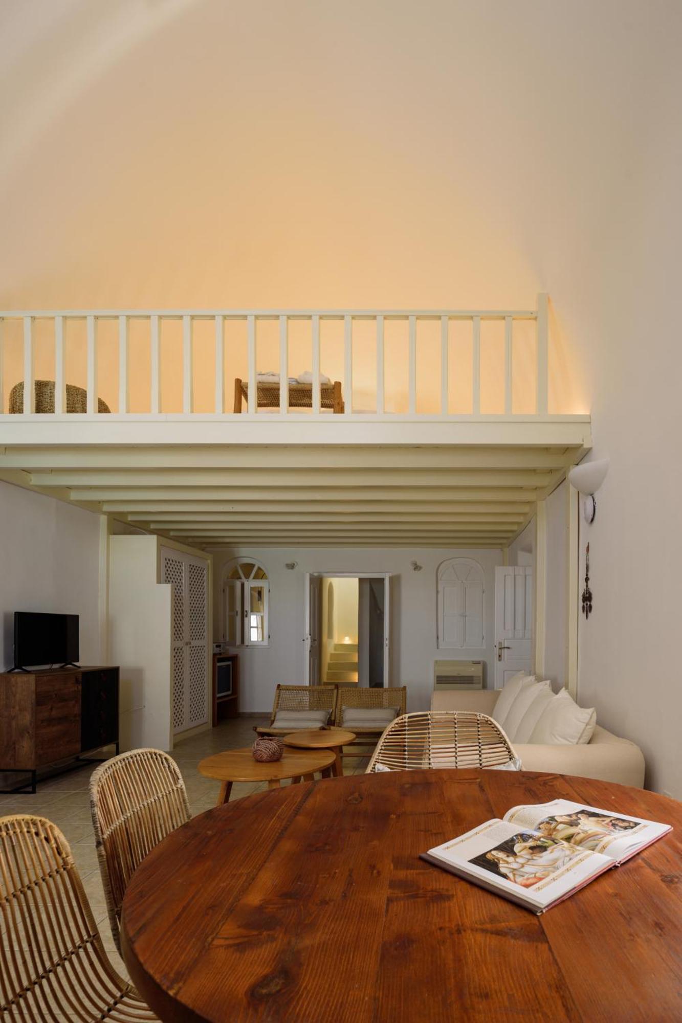 Revelis Villa & Canava Fira  Bagian luar foto
