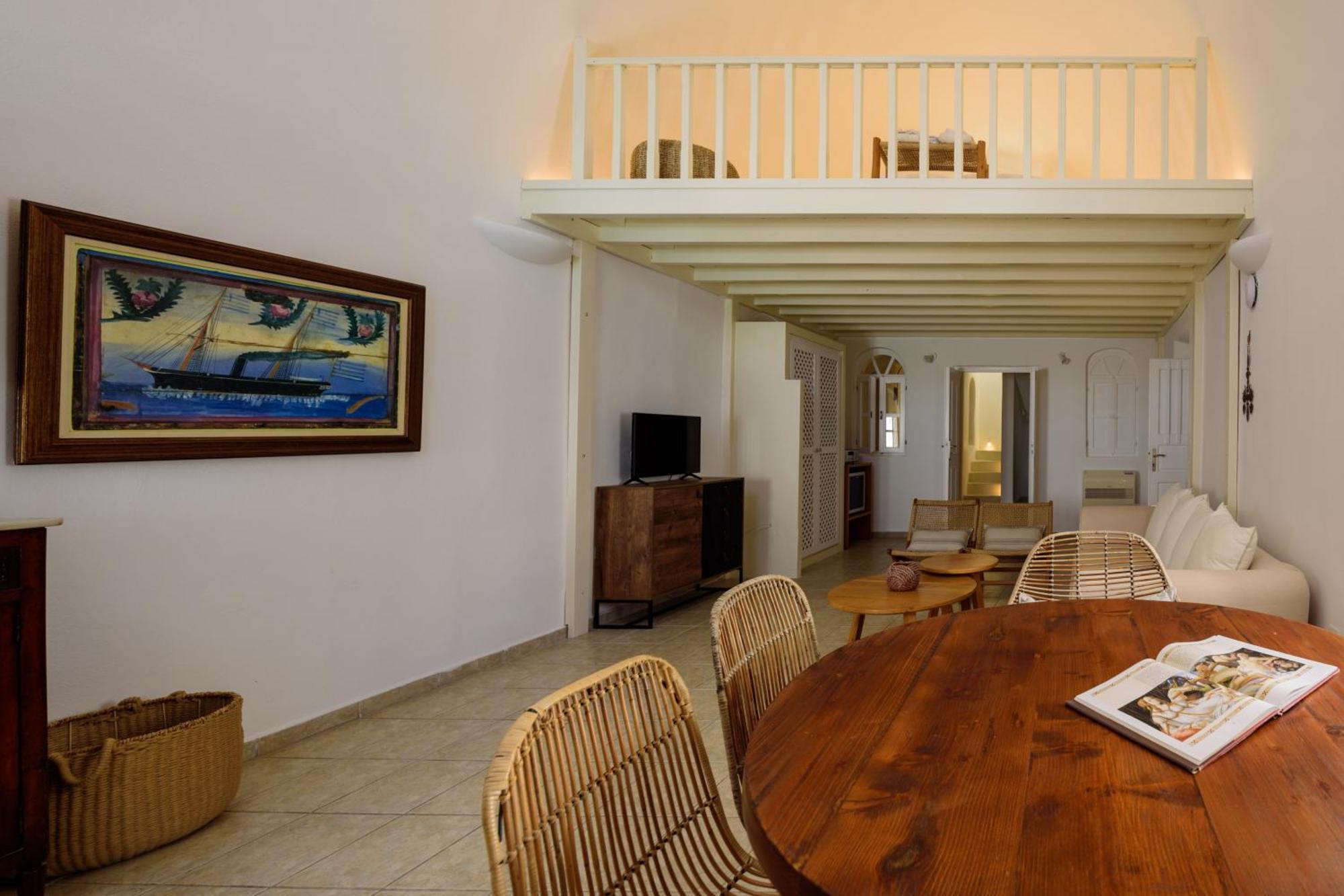 Revelis Villa & Canava Fira  Ruang foto